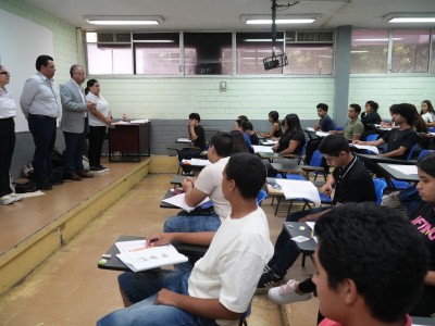 Aspirantes a ingresar a la UAT presentan examen CENEVAL