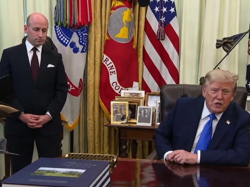 Trump firma nuevos decretos para limitar la ciudadanía por nacimiento en EU