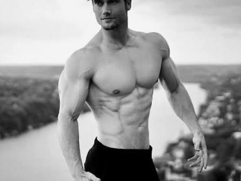 Influencer estadounidense Connor Murphy muere en un lago de Tailandia