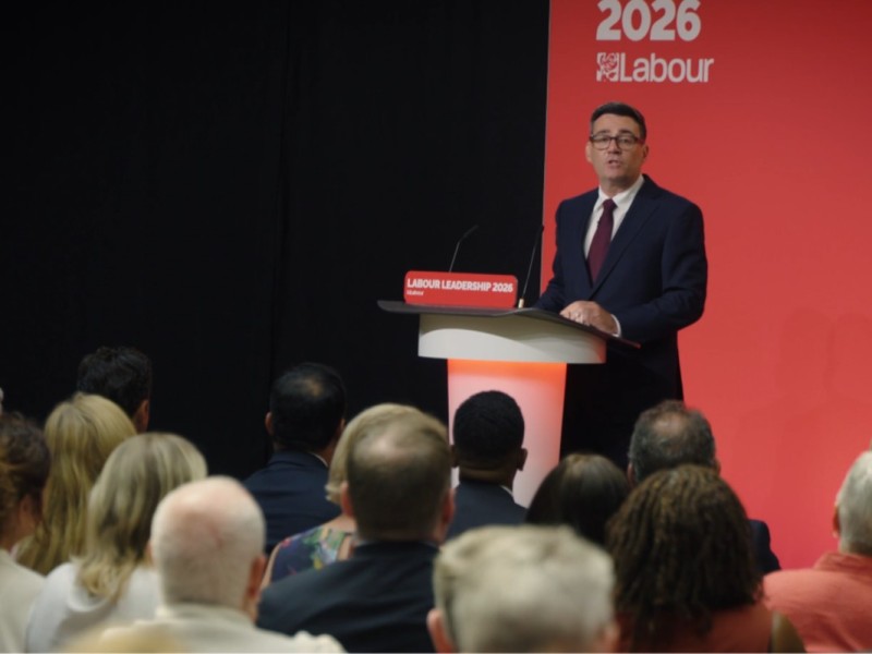 Andy Burnham asume el poder; abre una nueva etapa política en Reino Unido