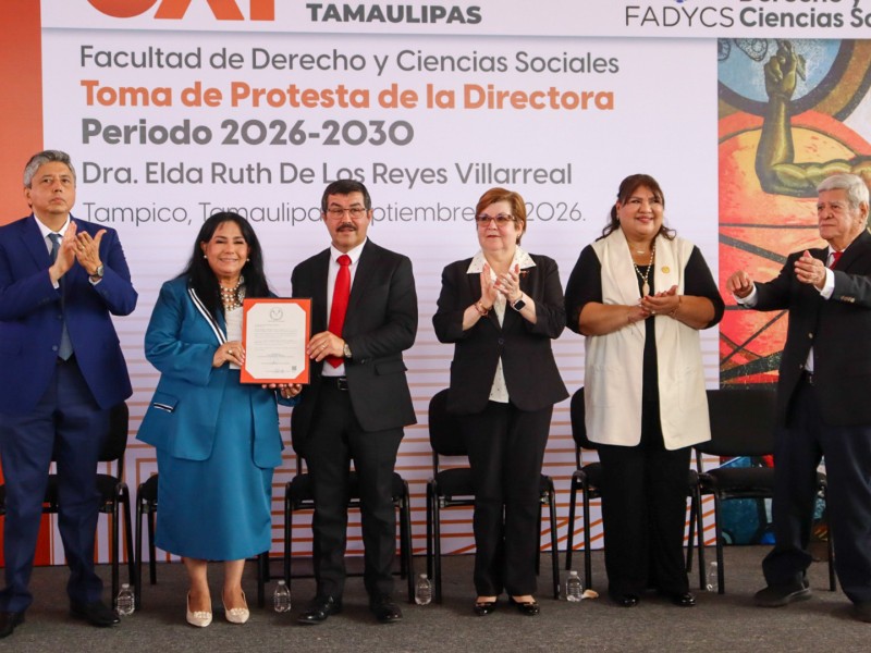 Fortalece Dámaso Anaya la FADYCS-UAT