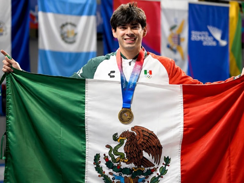 Estudiante de la UAT conquista el oro en esgrima en Santo Domingo 2026