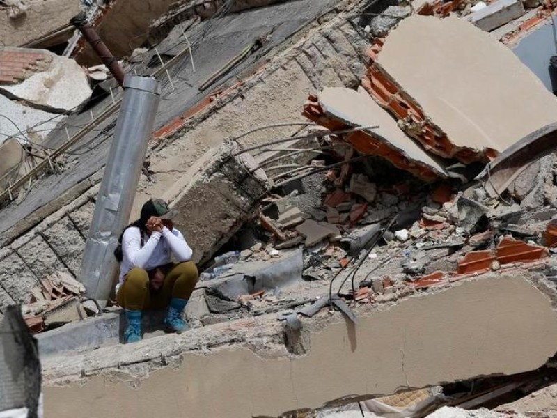 Rescatan a joven tras 106 horas atrapado en escombros por sismos en Venezuela