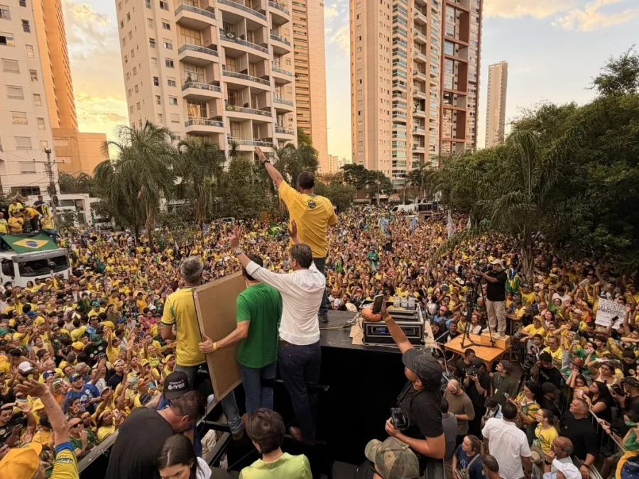 Flávio Bolsonaro enfrentará a Lula en segunda vuelta en Brasil